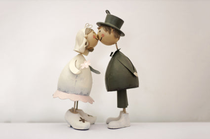 Wedding Rings: Sealed with a Kiss