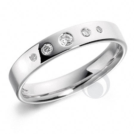 A platinum diamond set wedding ring set five round cut diamonds graduating in size.